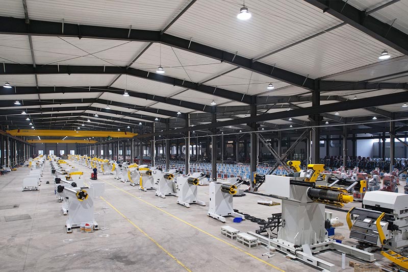 冲床三合一送料机总装车间